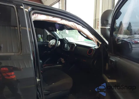 2019 Toyota Tacoma Trd Sport z USA, uszkodzony, nr VIN 3TMDZ5BN6KM055582